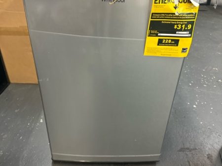 Whirlpool 4.3 cu ft Mini Refrigerator Stainless Steel WH43S1E - new For Sale